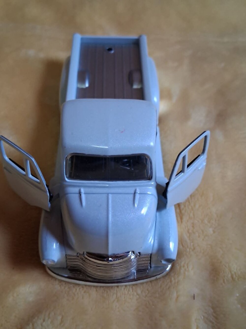 JADA-1952 CHEVY COE PICKUP-DIE CAST - Picture 2 of 4